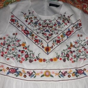 Embroidery dress size large. Fits m/l